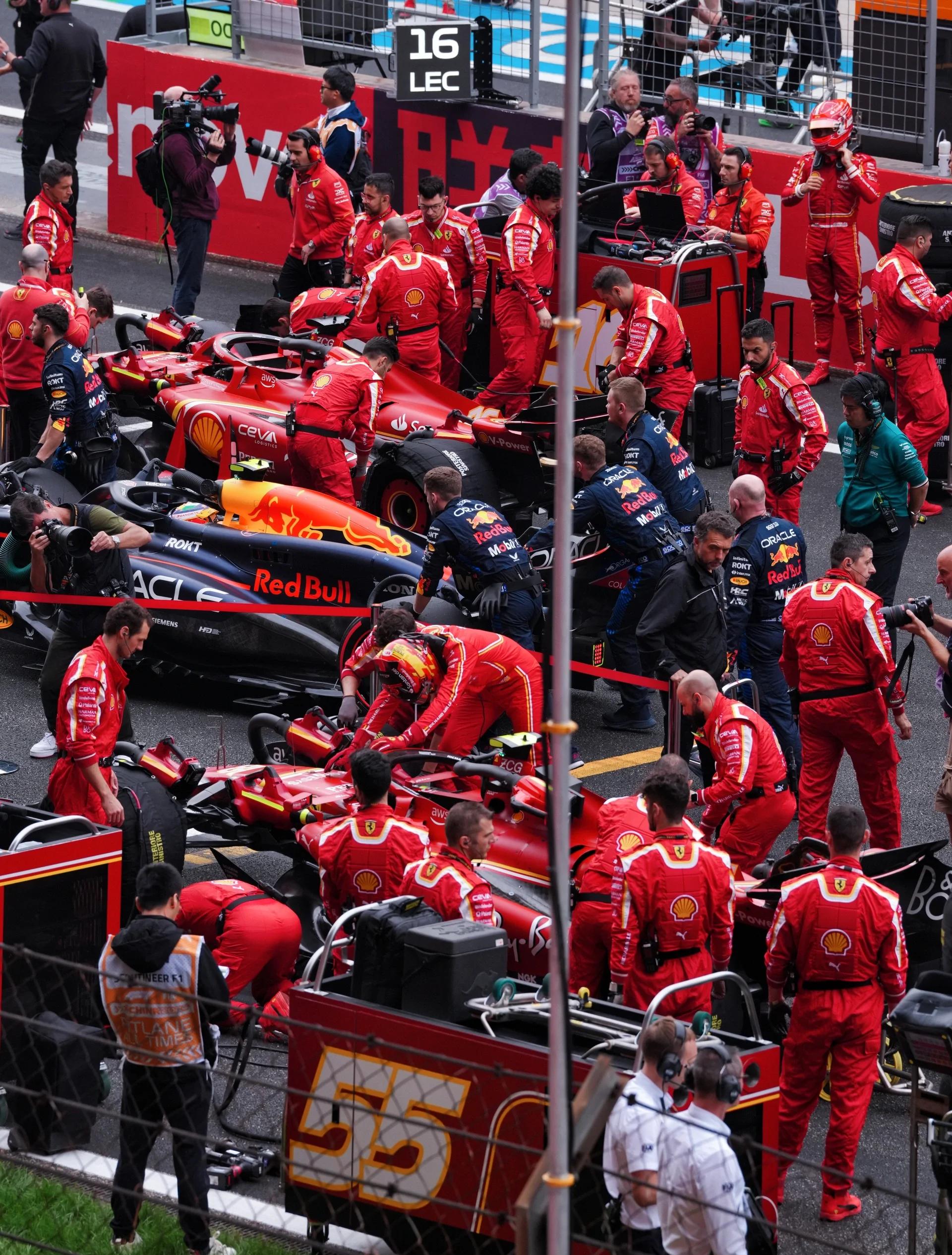 迈凯伦鏖战雷诺车队，汉密尔顿点燃赛场