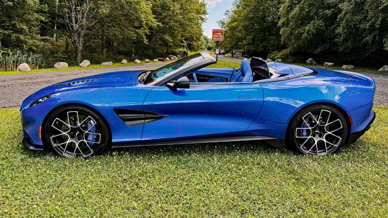 雷诺车队绝杀阿斯顿马丁，勒克莱尔惊艳四座