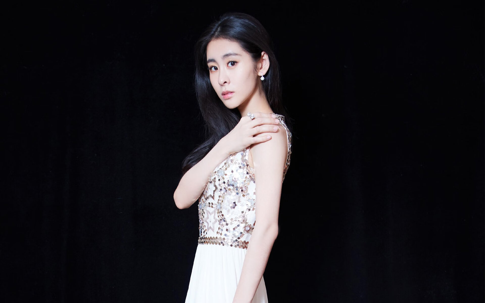 唯一的王,樊振东的绝对统治与英格兰队的幸运逆转