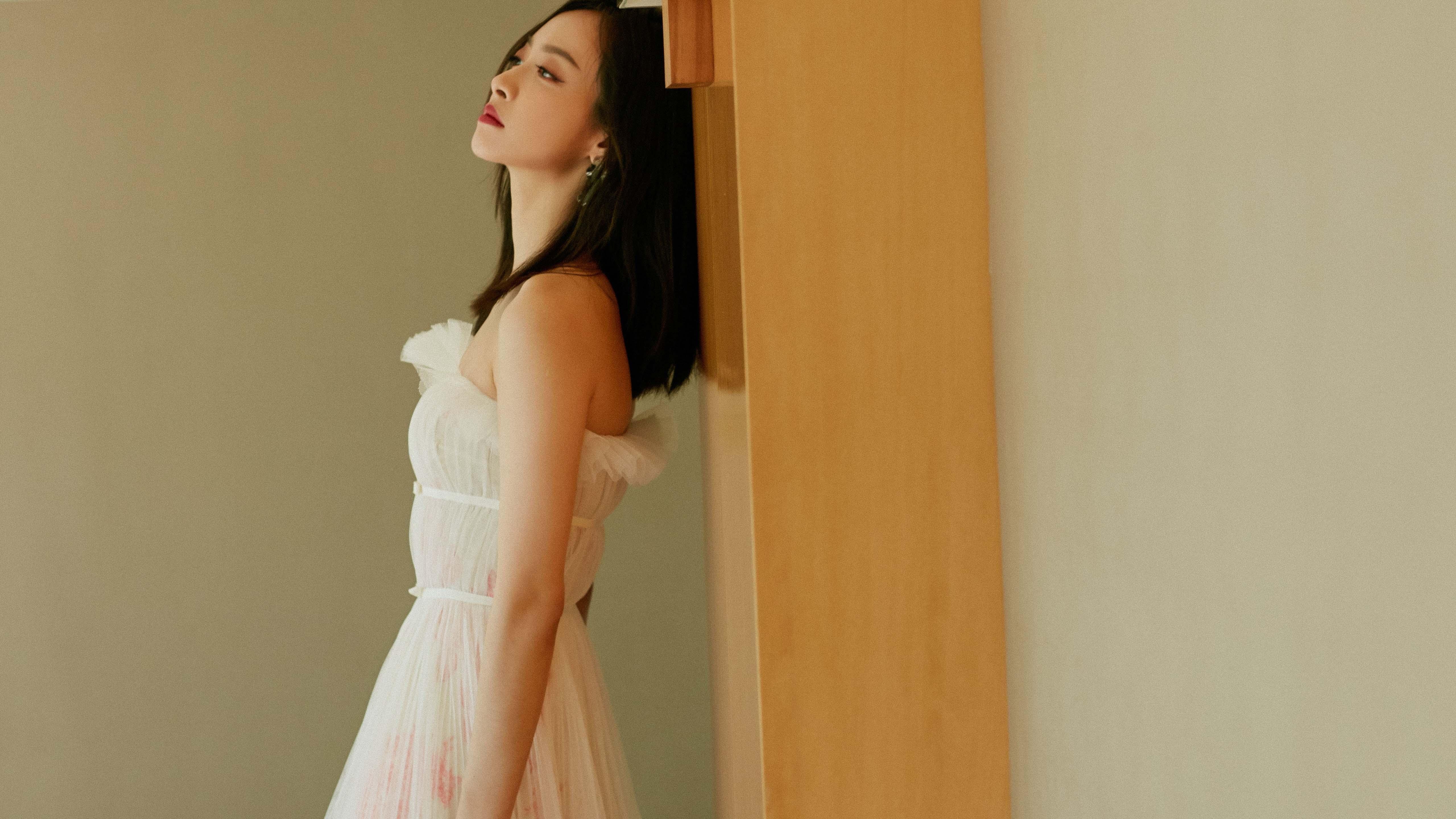 跨界爆发!昨夜,那个火一般的男人同时在两个赛场接管比赛