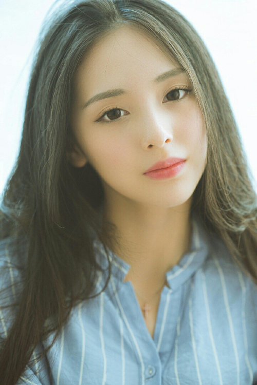 浓眉关键时刻显神威，尼克斯逆转76人获胜利